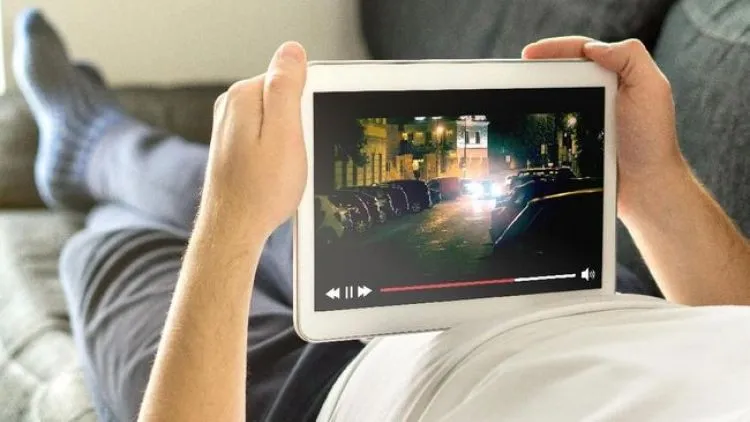 Bahaya di Balik Situs Film Streaming Ilegal Seperti IndoXXI