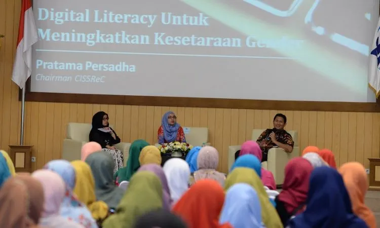 Perlu Literasi Media Bagi Perempuan
